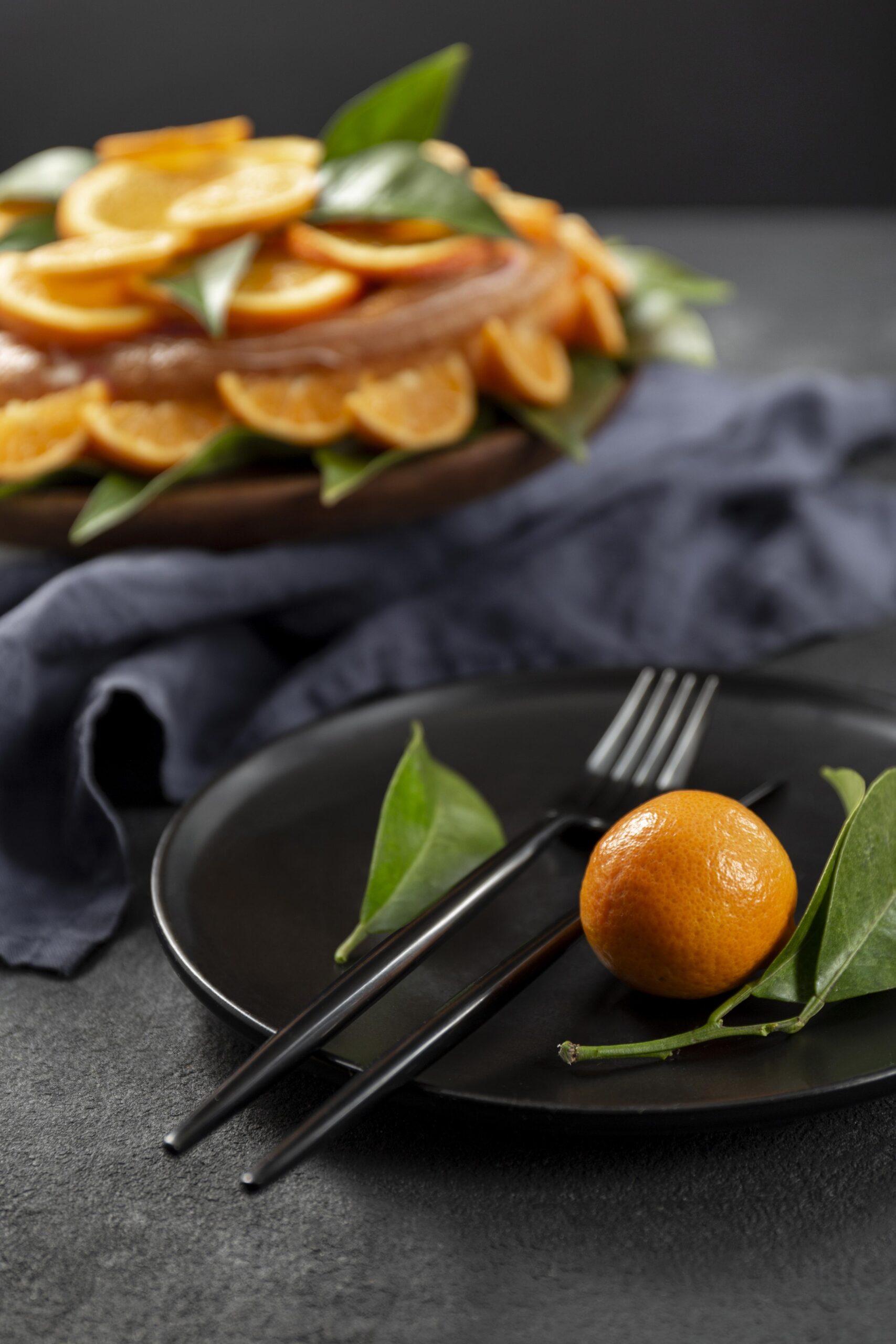 orange-cake-with-leaves-cutlery